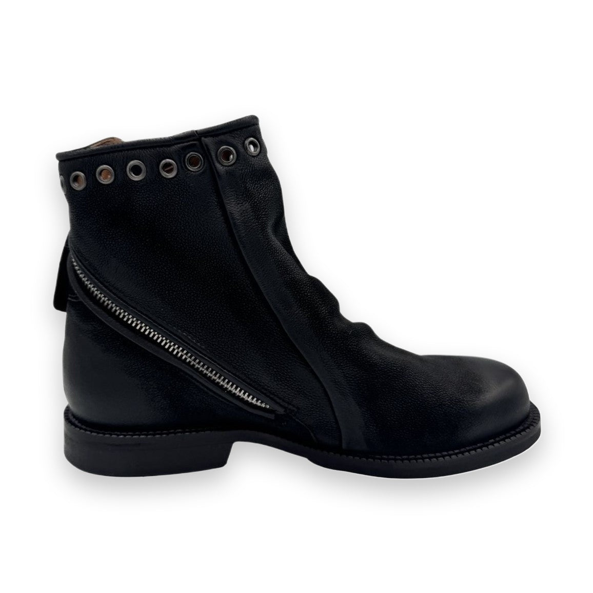 Stivaletto donna A.S.98 Alone in pelle naturale con zip laterale diagonale e tacco basso