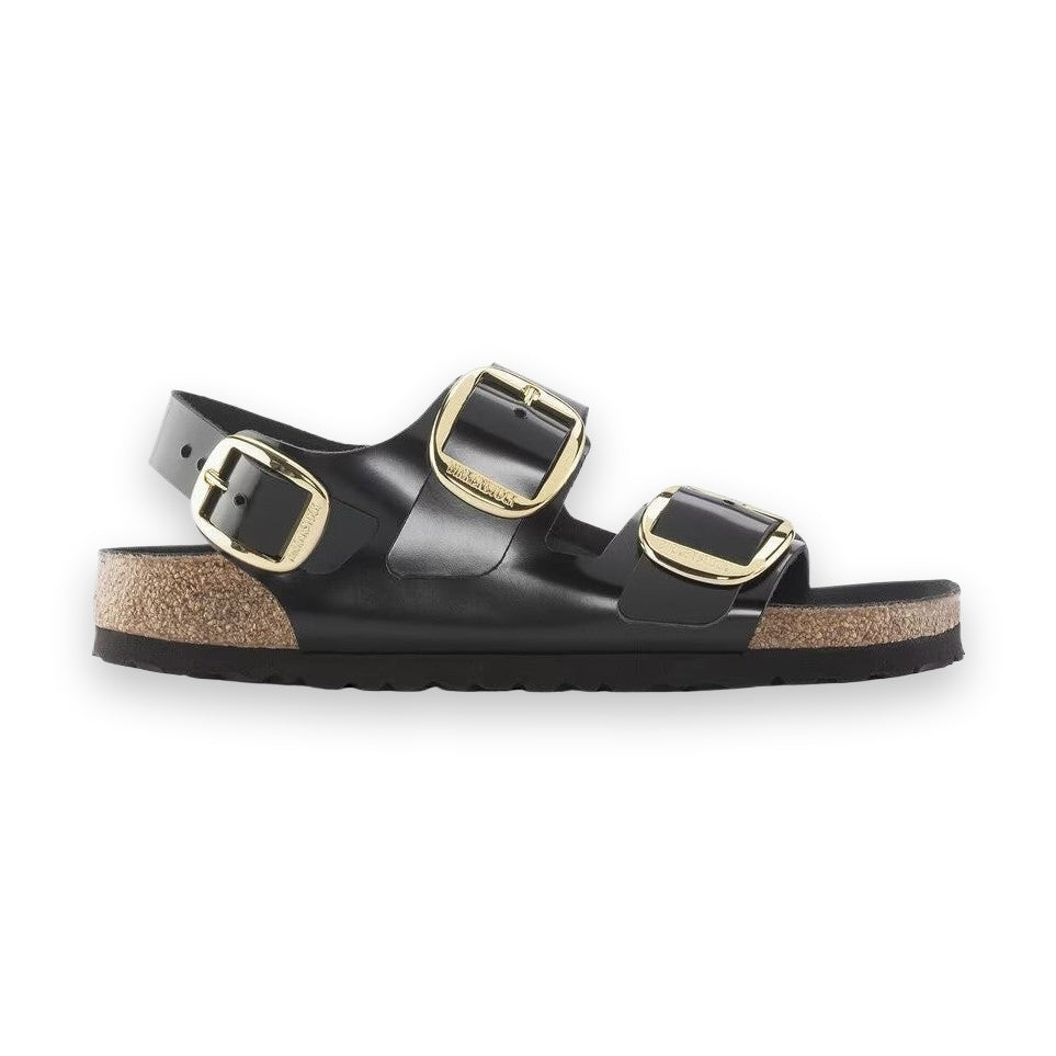 Sandalo unisex Birkenstock Milano Big Buckle in pelle verniciata lucida con grandi fibbie.