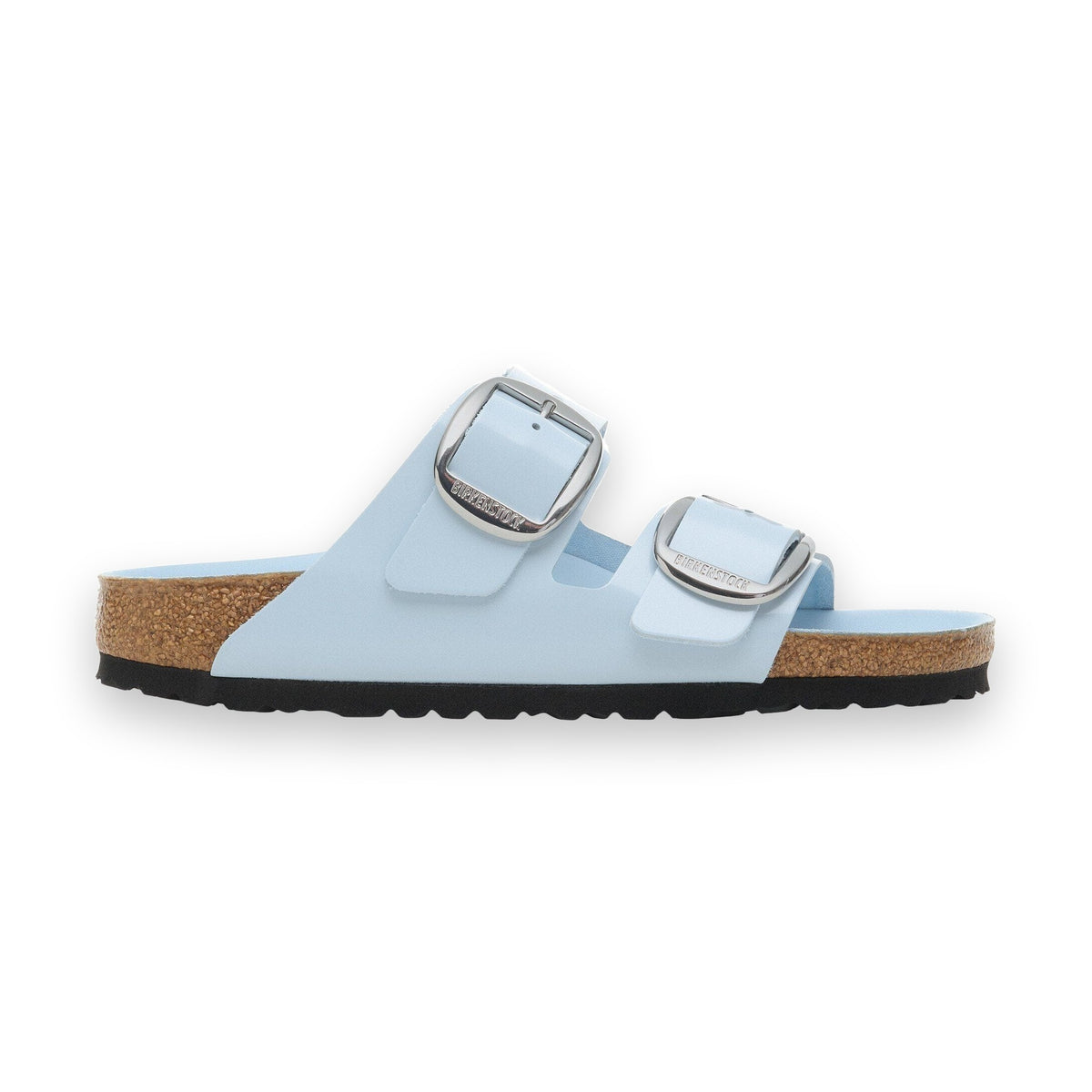 Dettaglio fibbia ad ardiglione grande su fascia lucida Birkenstock Arizona Big Buckle