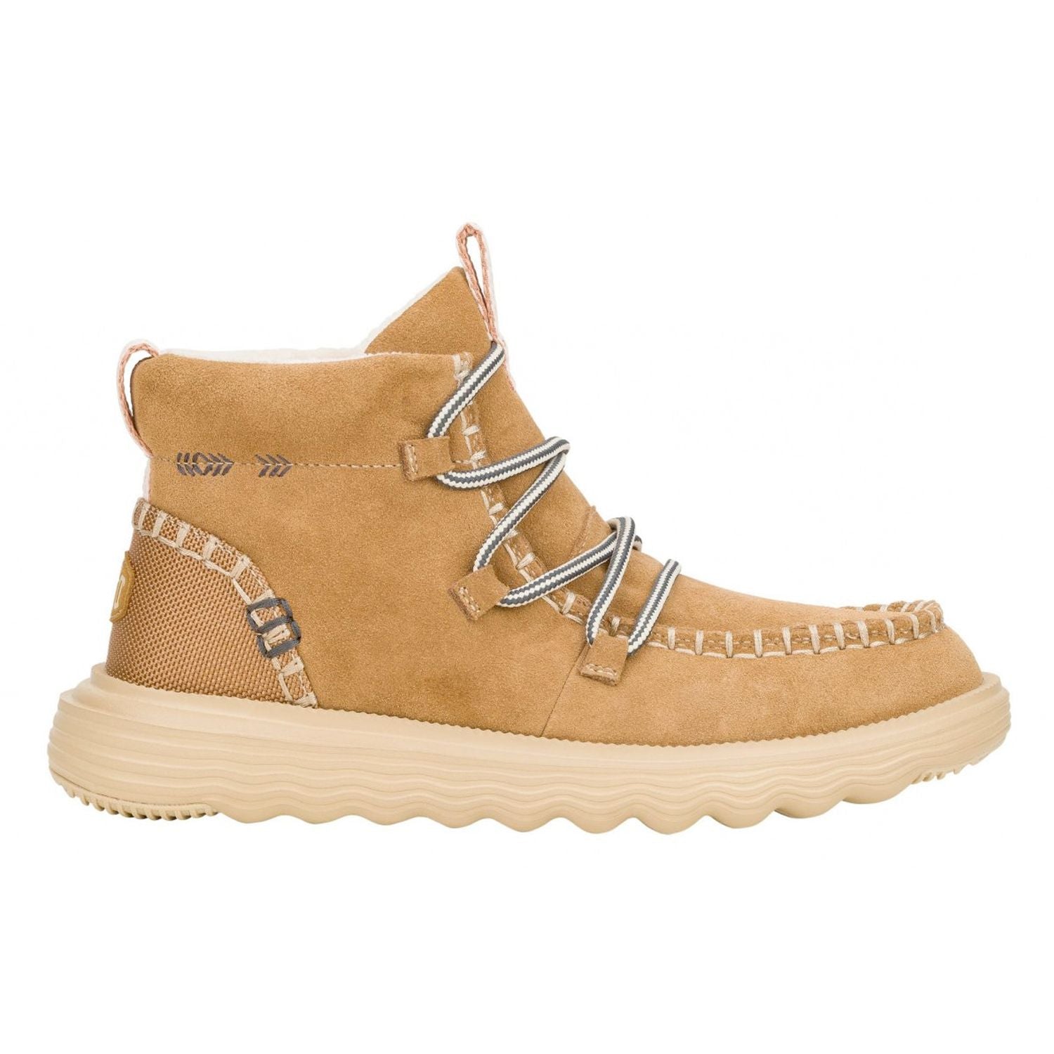Stivaletti da donna HeyDude Reyes Suede in pelle scamosciata color sabbia.
