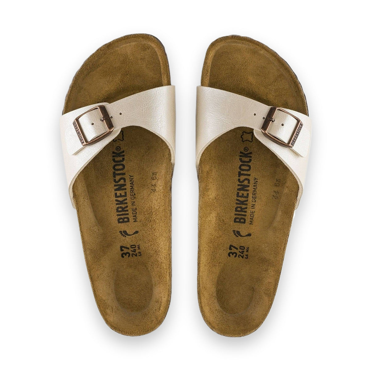 Dettaglio fibbia metallica regolabile sandalo Birkenstock Madrid donna