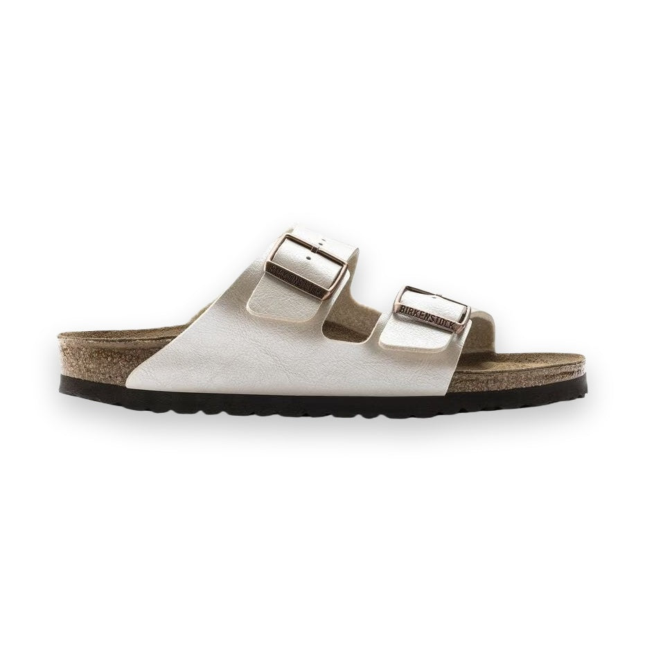 Vista laterale esterna del sandalo Birkenstock Arizona Donna con focus sulla regolazione delle fasce.