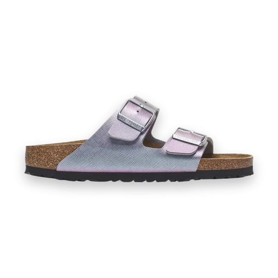 Sandalo Birkenstock Arizona donna in Birko-Flor con finitura Saffiano trama incrociata vista laterale