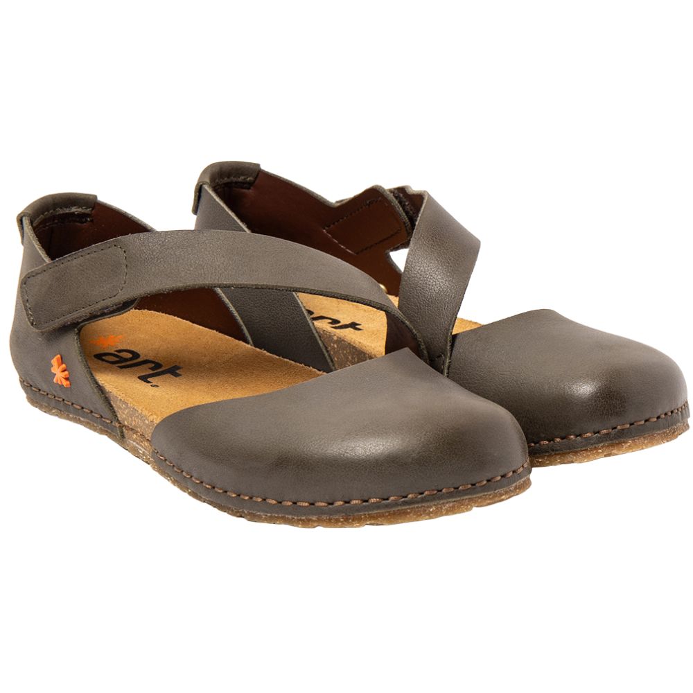 Sandalo Art Creta 0384 mostrato in una prospettiva moderna e originale.