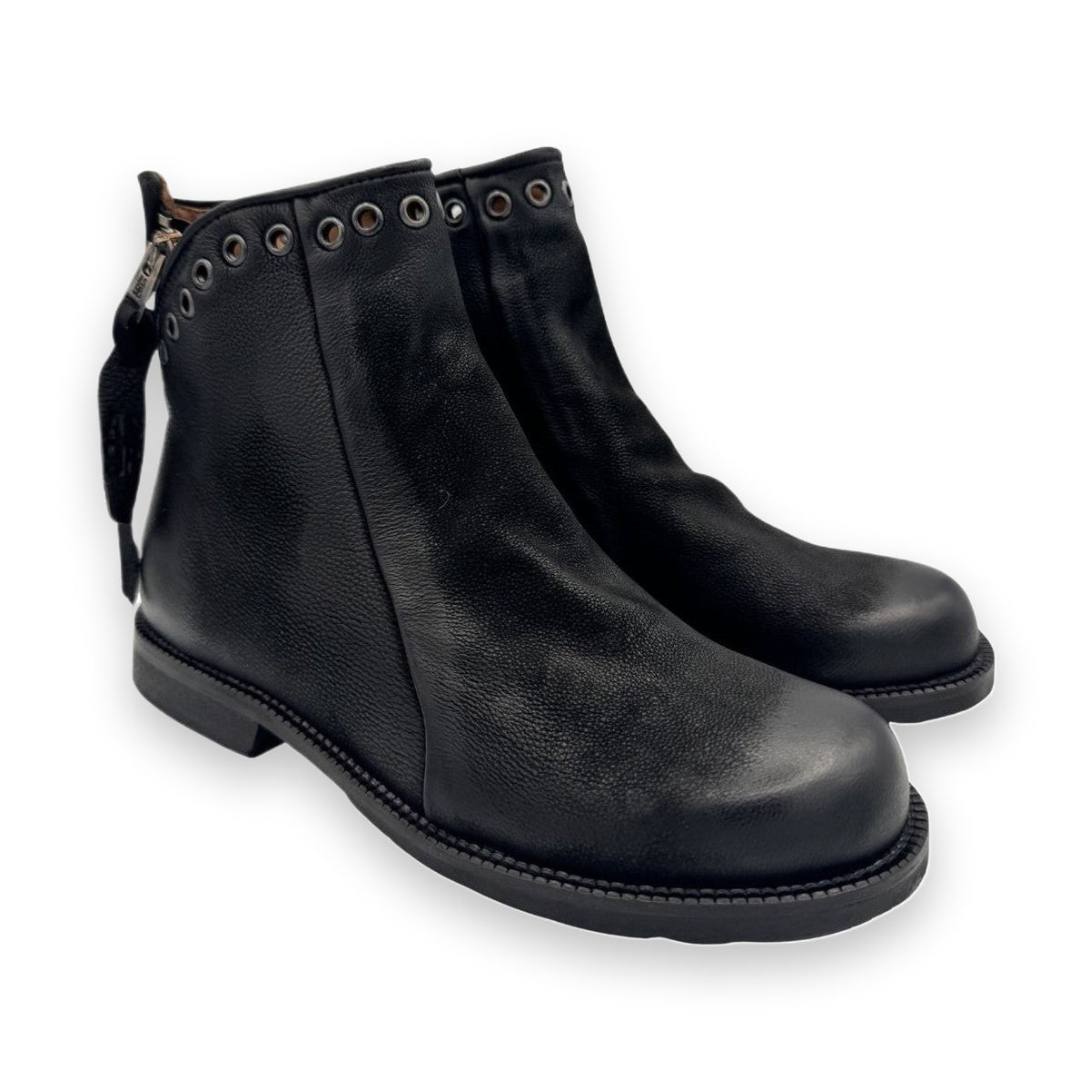Stivaletto A.S.98 Alone – vista laterale con zip diagonale in metallo e pelle semi-opaca