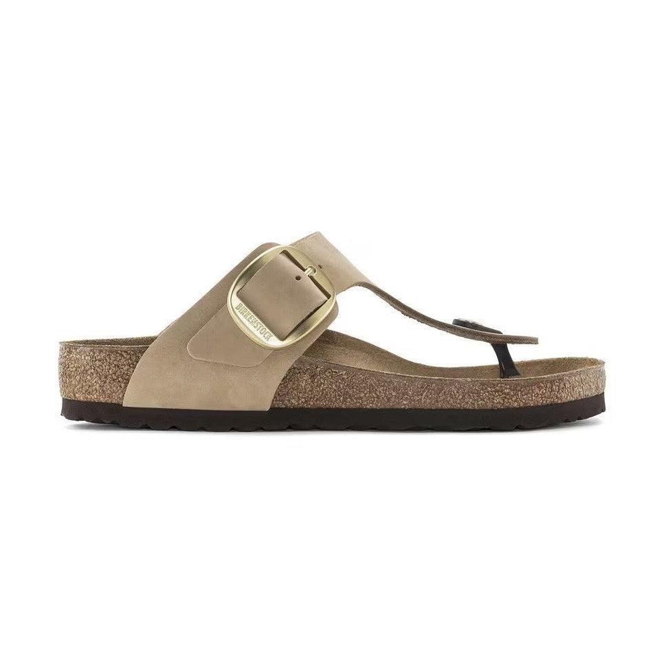 Dettaglio maxi fibbia Big Buckle regolabile Birkenstock Gizeh donna Nubuck