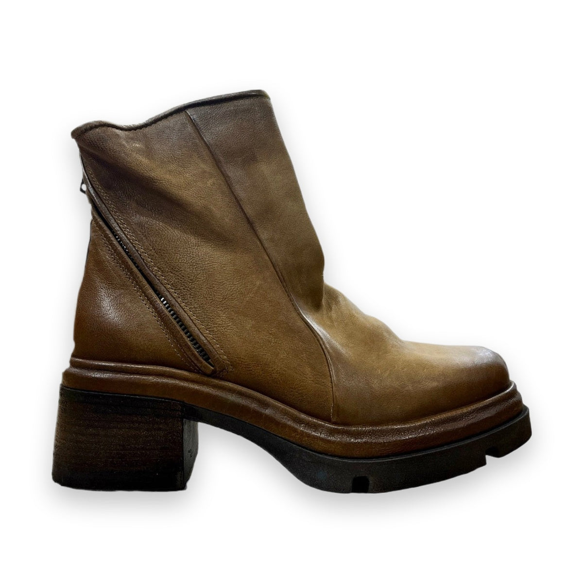 A.S.98 A89208 stivaletto donna in pelle dettaglio suola carrarmato