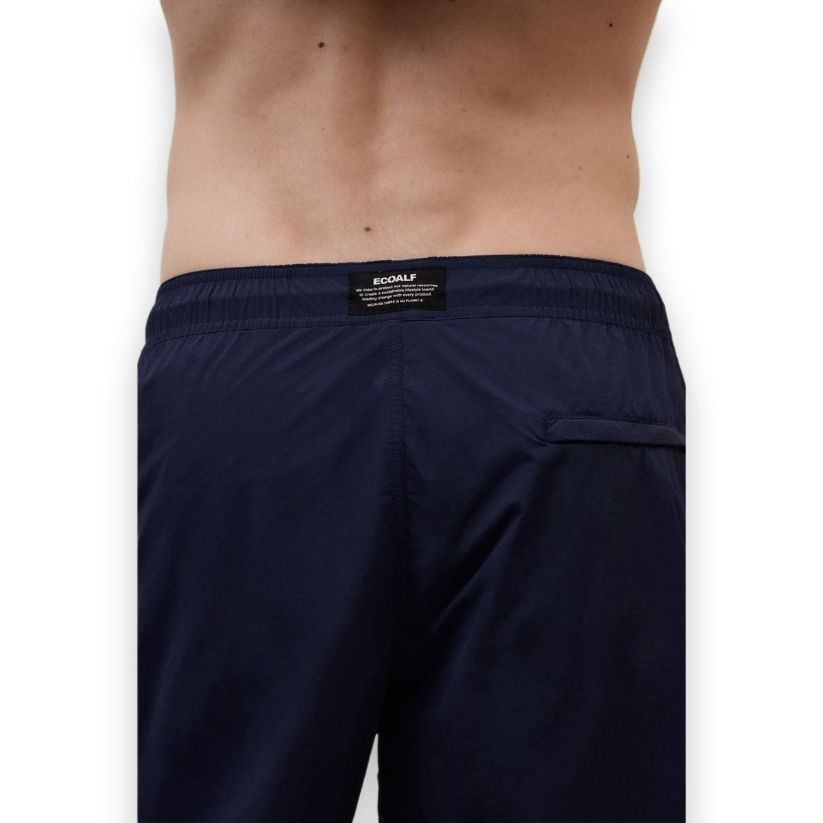 Ecoalf Biarritz costume unisex in nylon riciclato — vista laterale