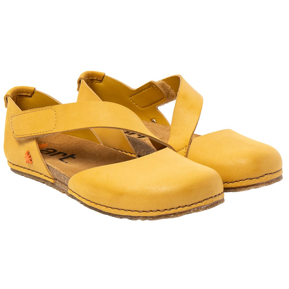 Calzata personalizzabile grazie al cinturino del sandalo Art Creta 0384.