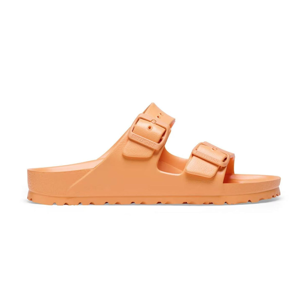 Dettaglio fibbia regolabile su fascia EVA Birkenstock Arizona donna