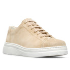 Calzatura sportiva femminile ideale per il tempo libero e l'uso quotidiano.