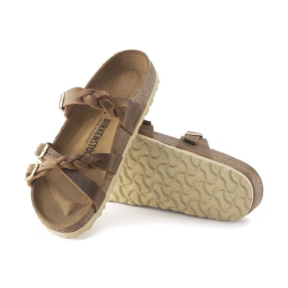 Dettaglio lavorazione intreccio su pelle oliata stile boho Birkenstock Franca Braided