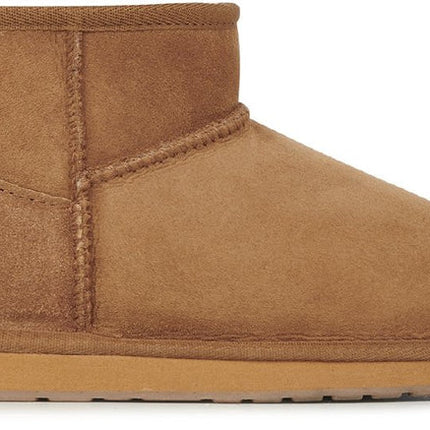 EMU Australia Stinger Micro stivaletti donna indossati con outfit casual quotidiano