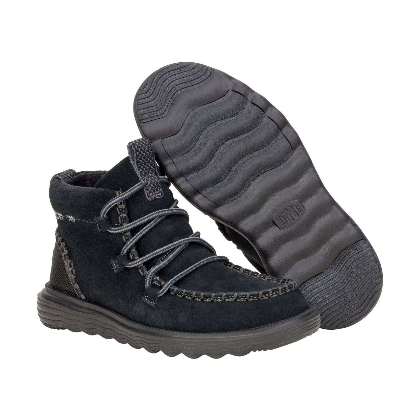 Calzatura invernale leggera femminile ideale per un look rilassato.