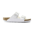 Particolare della punta del sandalo Birkenstock Arizona Donna con spazio ampio per il movimento naturale delle dita.