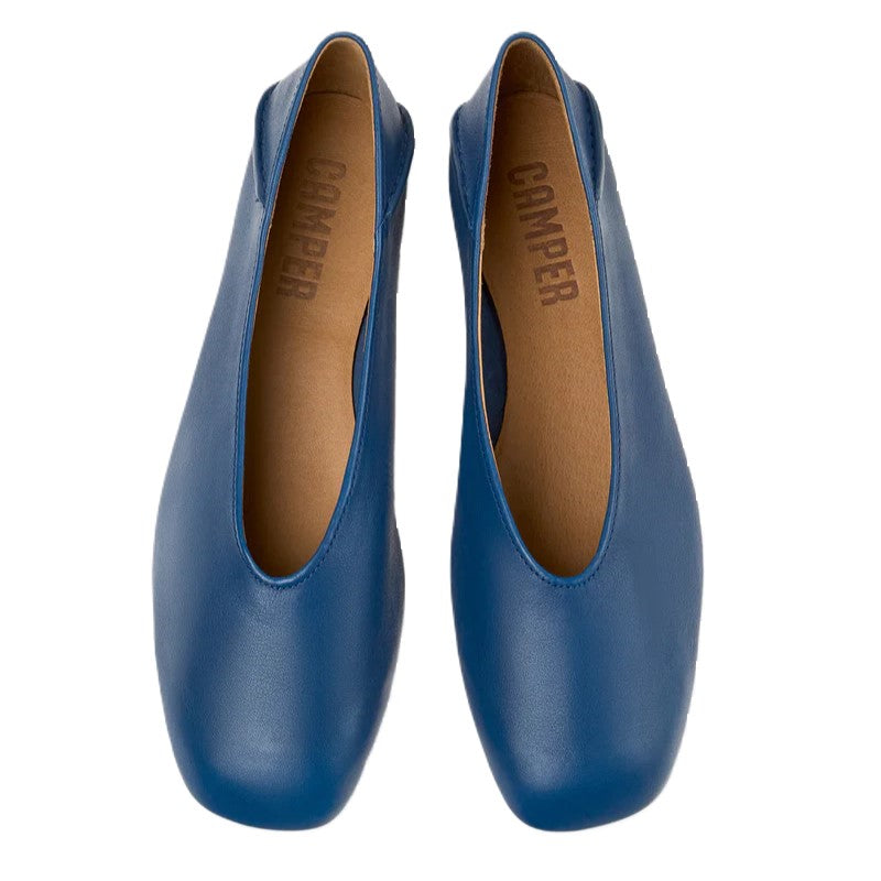 Camper Casi Myra mostrata in una vista prospettica elegante e pulita.