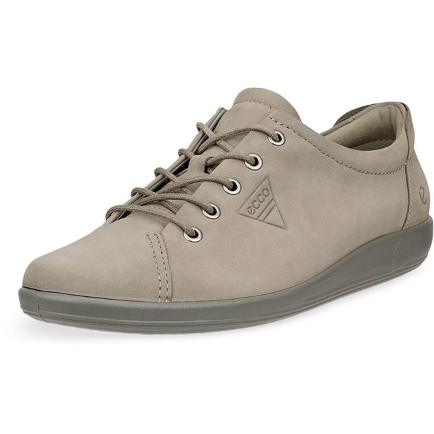 "ECCO Soft 2.0 women's casual shoes with retro silhouette"