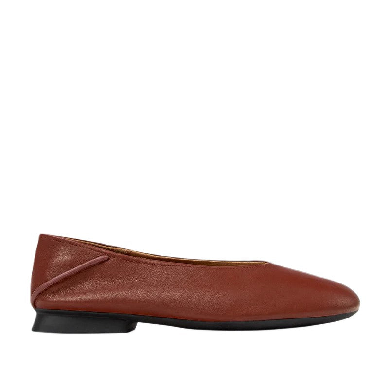 Fondo della suola in gomma con design antiscivolo per la città.