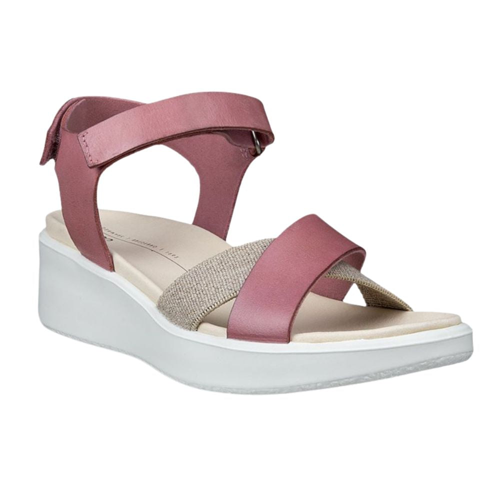 ECCO Flowt Wedge LX mostrato in una vista prospettica elegante e moderna.