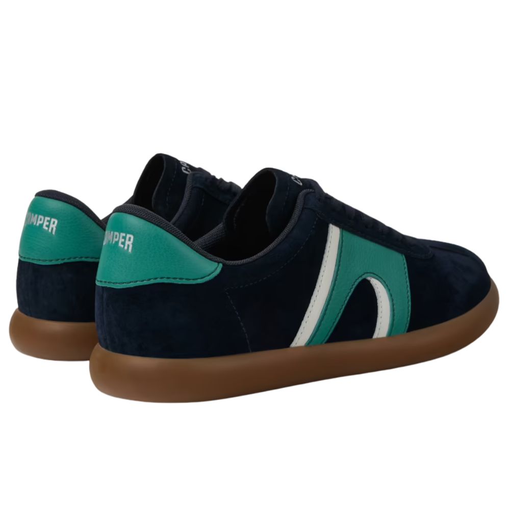 Dettaglio della suola in gomma con l'iconico motivo a sfere Pelotas.