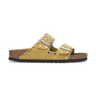 Sandalo Birkenstock Arizona Rivet donna in pelle scamosciata giallo ocra vista laterale