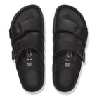 Dettaglio zeppa rialzata e fibbie metalliche dei sandali Birkenstock Arizona Papillio Chunky.