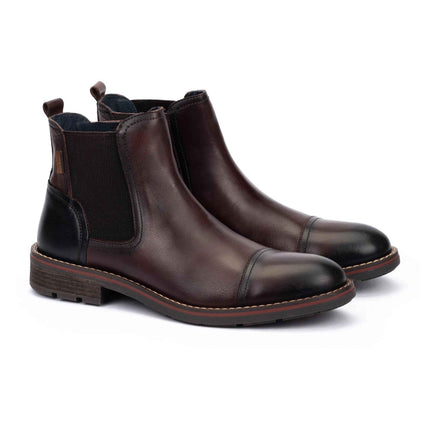 Eco-responsible Chelsea boots made with LWG-certified leather and textile lining