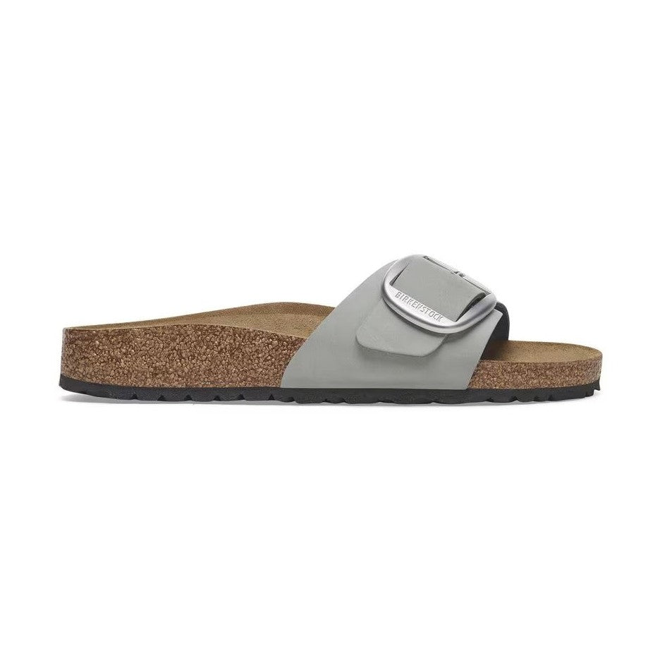 Texture vellutata pelle Nubuck naturale primo piano Birkenstock Madrid Big Buckle