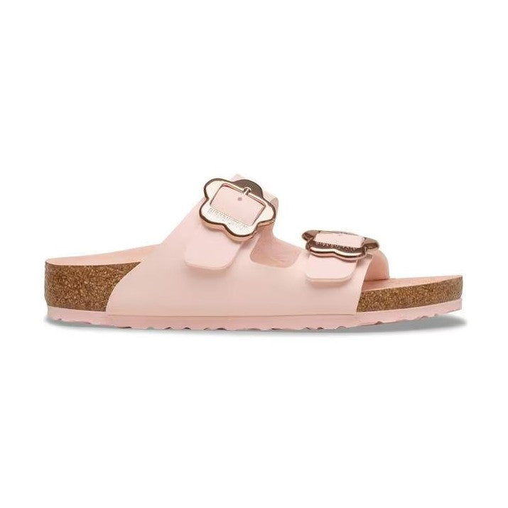 Sandalo Birkenstock Arizona Kids bambina in Birko-Flor rosa con fibbie a forma di fiore vista laterale