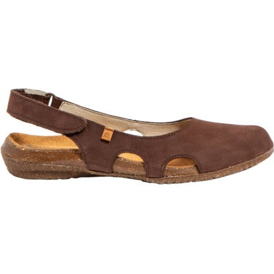 El Naturalista N413 Wakataua mostrato in una vista prospettica dallo stile unico.