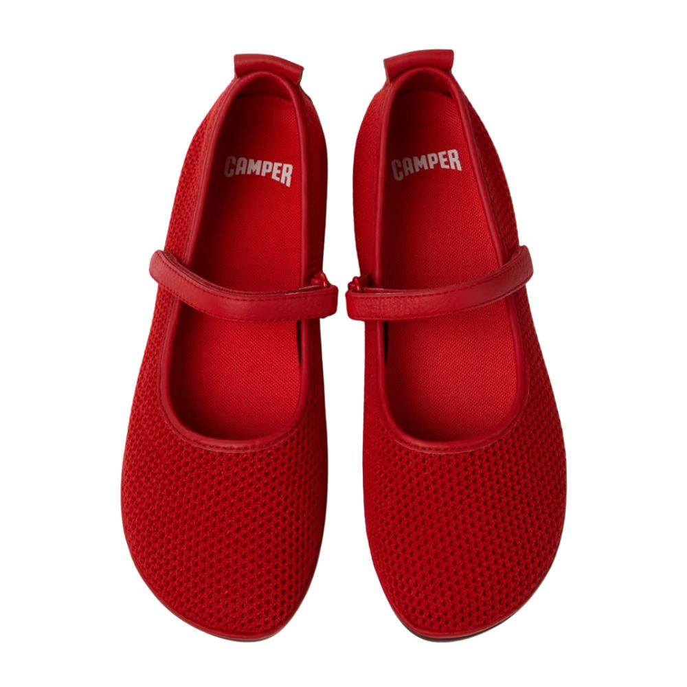 Calzatura chiusa femminile ideale per l'autunno e l'inverno.