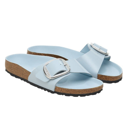 Struttura leggera e raffinata in pelle verniciata High Shine del modello Birkenstock Madrid Big Buckle.