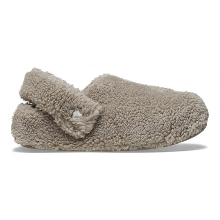 Materiale Croslite della Crocs Classic Cozzzy Slipper che garantisce leggerezza e resistenza