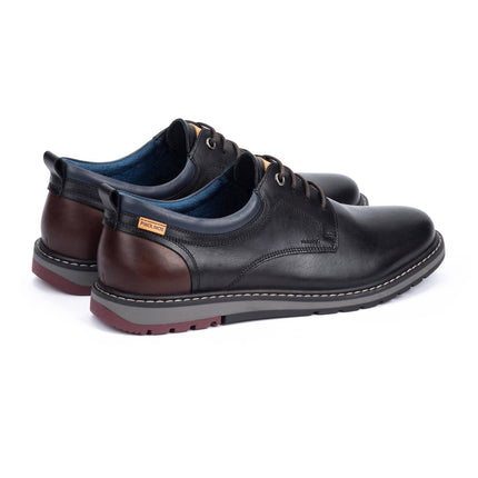 Men’s Berna shoes Pikolinos black lightweight sole close-up