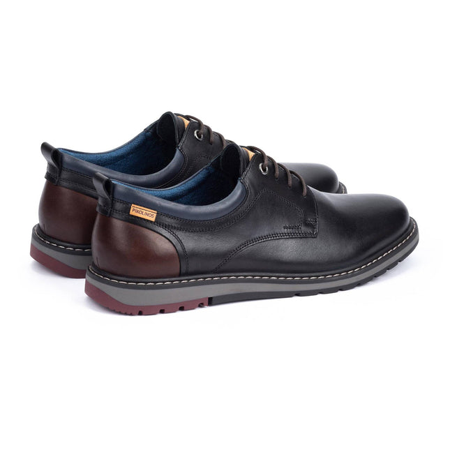 Men’s Berna shoes Pikolinos black lightweight sole close-up