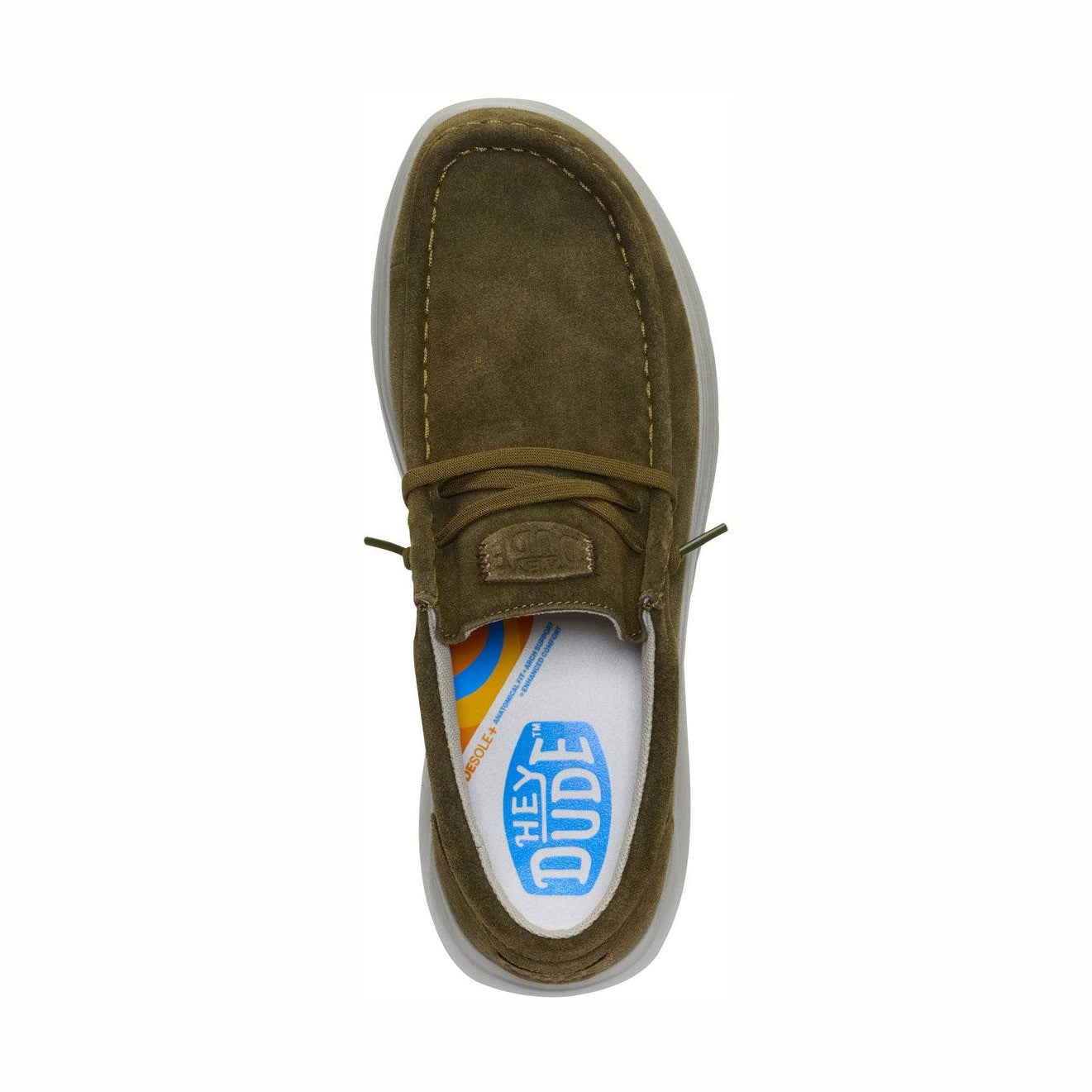 Calzatura maschile in pelle scamosciata ideale per un look casual-chic.