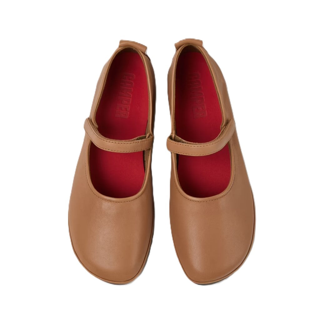 Supporto del tallone con finiture di alta qualità integrate nel design.