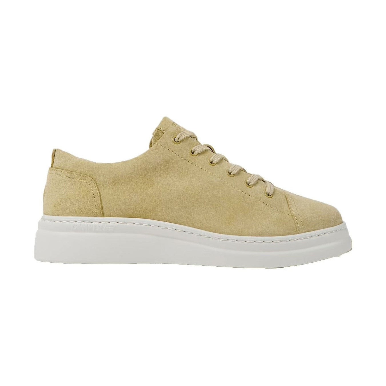 Vista superiore della sneaker che evidenzia il design pulito e minimale.