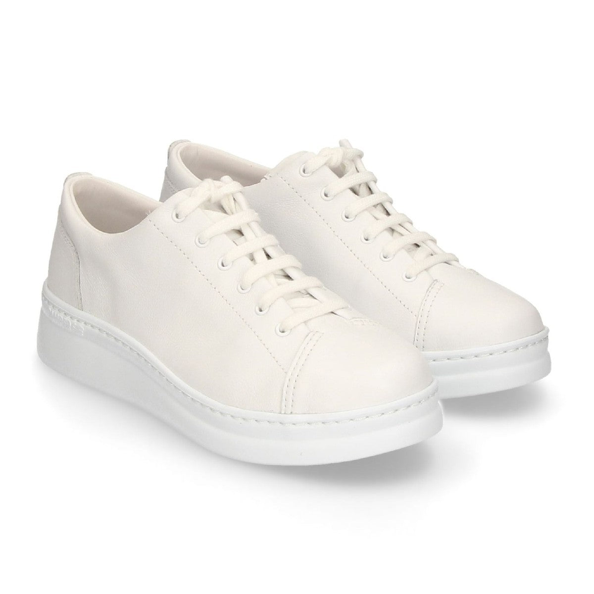 Dettaglio della cucitura perimetrale a 360° per una flessibilità superiore.