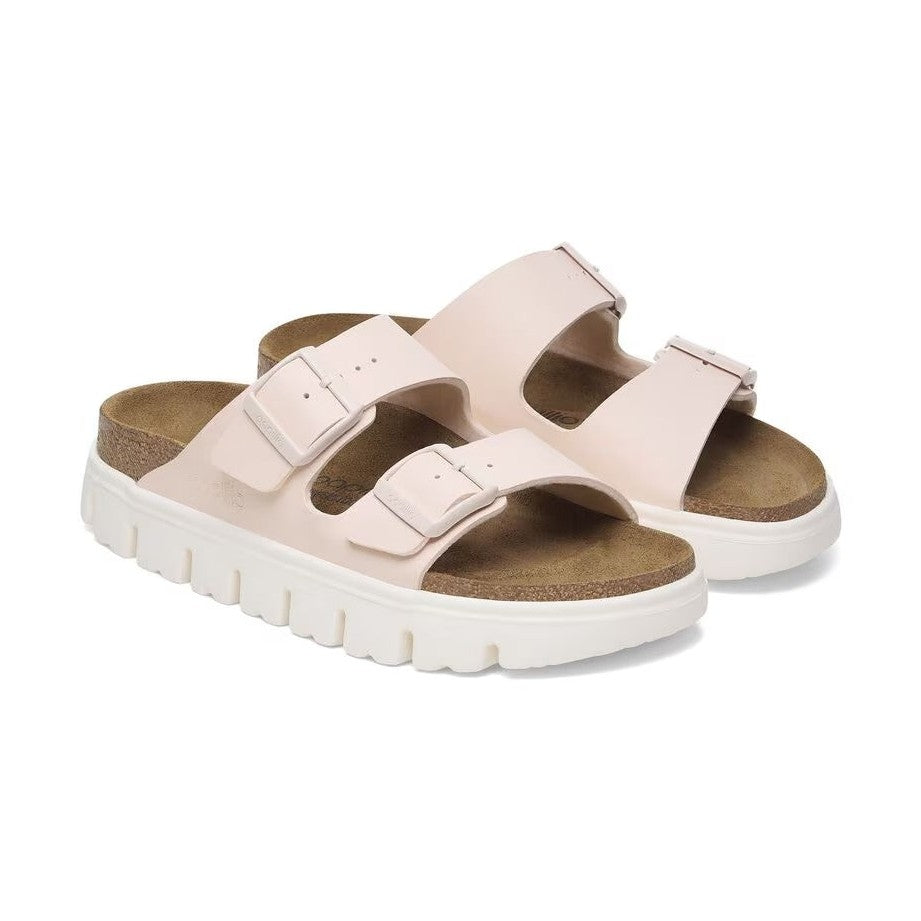 Vista angolata sandalo platform Birkenstock Arizona Papillio Chunky in materiale Birko-Flor.