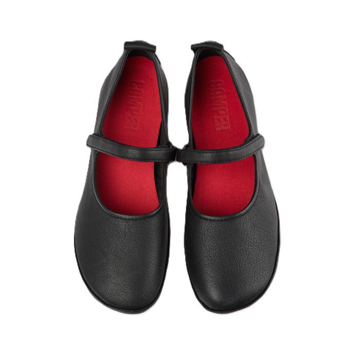 Vista superiore della ballerina che evidenzia il design anatomico.