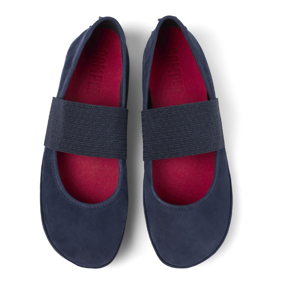 Particolare della pelle morbida con finiture artigianali Camper.