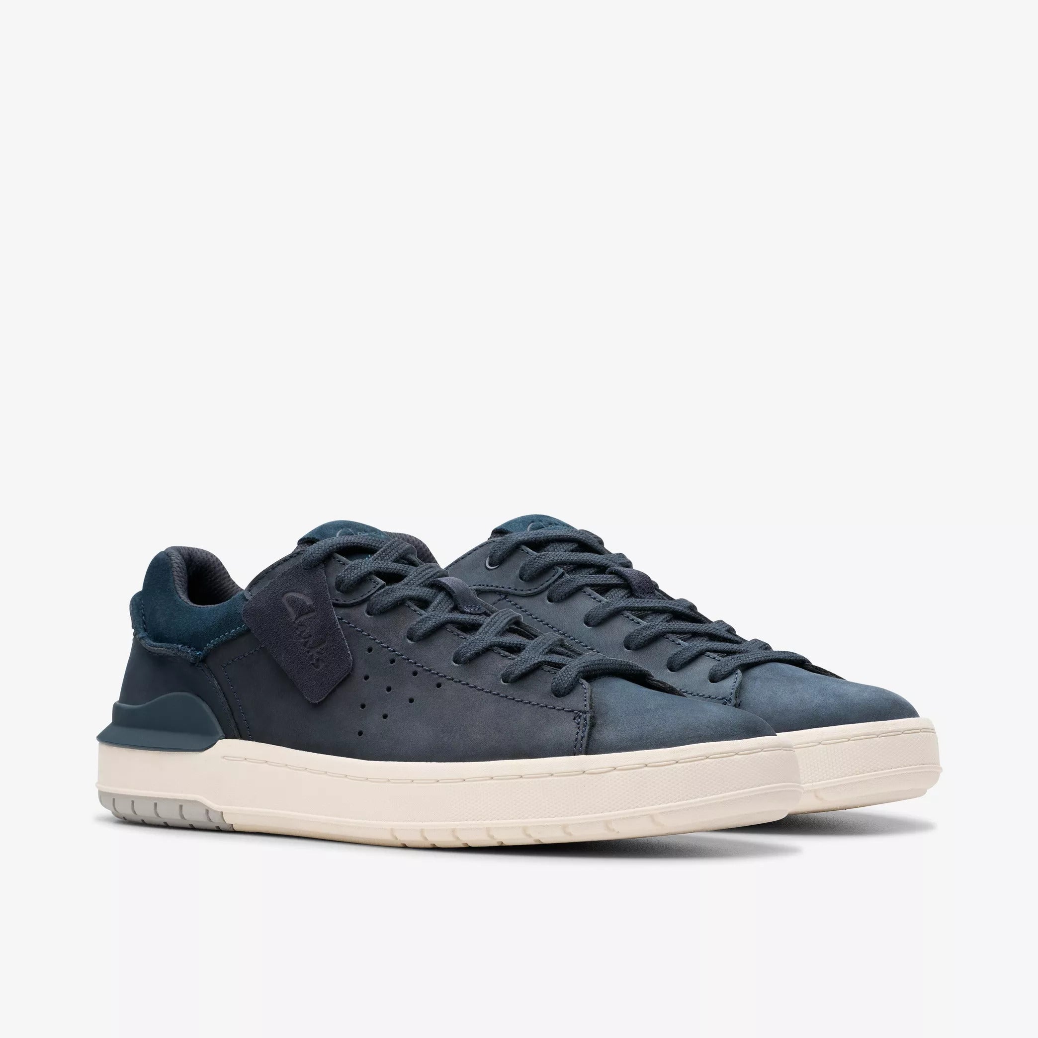 Clarks Courtlite 2 Run Sneakers Uomo In Nabuk Premium