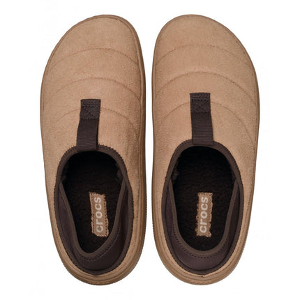 Crocs Classic Sueded Moc vista laterale con tomaia morbida effetto suede