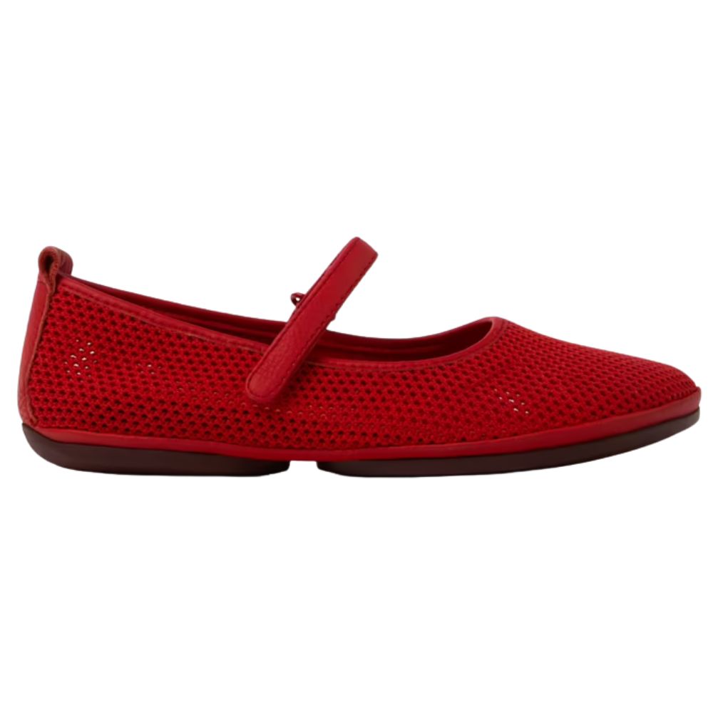 Camper Right mostrata in una vista prospettica elegante e pulita.