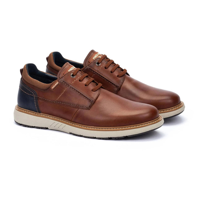 Men’s Bilbao shoes Pikolinos black front lace-up detail