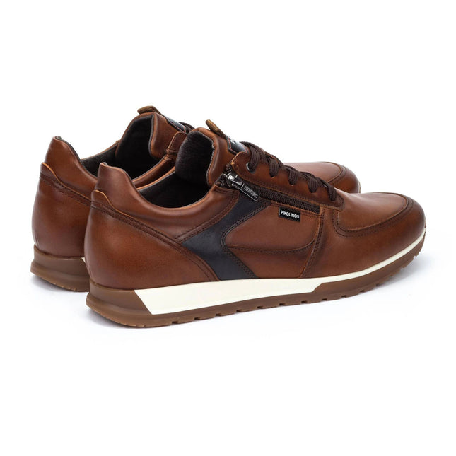 Men’s Córdoba sneakers Pikolinos black front angle with laces